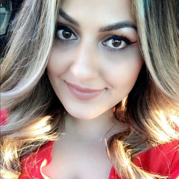 Meet your Posher, Tina - Picture 1 of 1